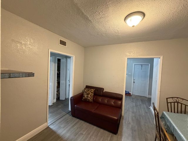 405 NW 18th Avenue, Fort Lauderdale, FL 33311