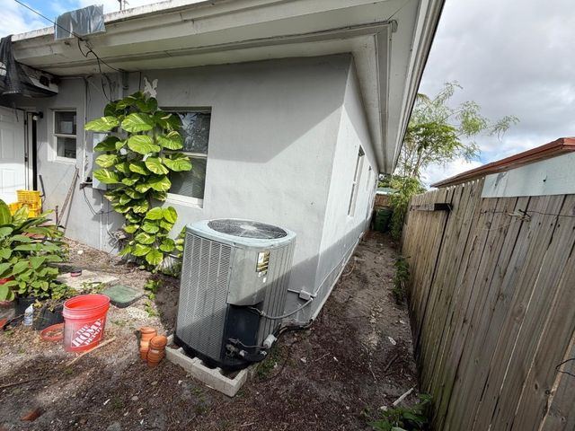 405 NW 18th Avenue, Fort Lauderdale, FL 33311