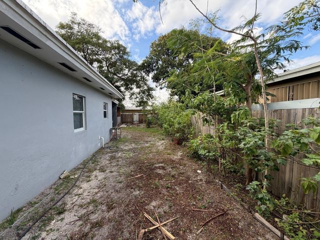 405 NW 18th Avenue, Fort Lauderdale, FL 33311