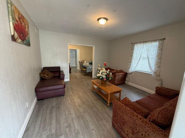 405 NW 18th Avenue, Fort Lauderdale, FL 33311