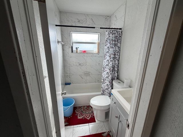 405 NW 18th Avenue, Fort Lauderdale, FL 33311