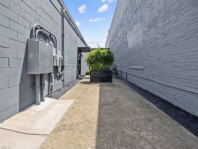 2406 Colley AVE, Norfolk, VA 23517