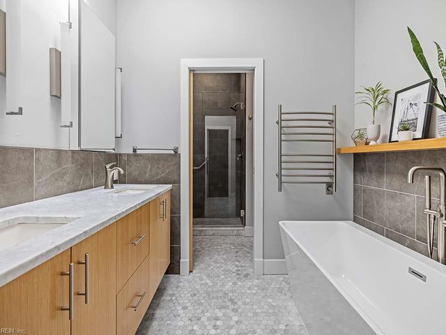 2406 Colley AVE, Norfolk, VA 23517