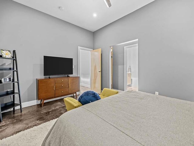 2406 Colley AVE, Norfolk, VA 23517