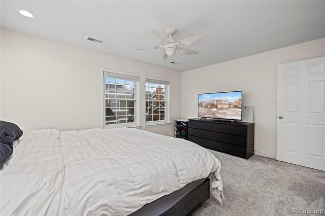 6610 Fieldstone Court, West Bloomfield, MI 48322