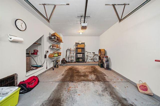 6610 Fieldstone Court, West Bloomfield, MI 48322