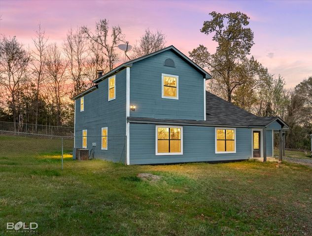227 White Road, Frierson, LA 71027