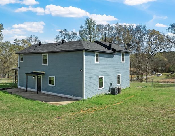 227 White Road, Frierson, LA 71027