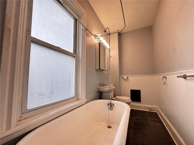 72 Courtland Street 2, Providence, RI 02909