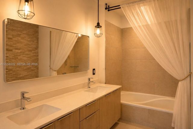 4740 NW 84th Court 38, Doral, FL 33166