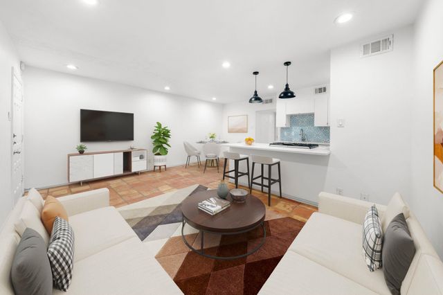 505 W 7th ST 114, Austin, TX 78701