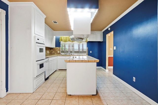 74 Oak Grove Lane, Conroe, TX 77304