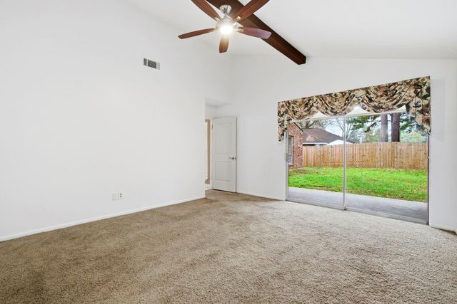 74 Oak Grove Lane, Conroe, TX 77304