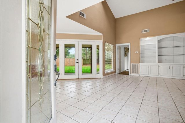 74 Oak Grove Lane, Conroe, TX 77304