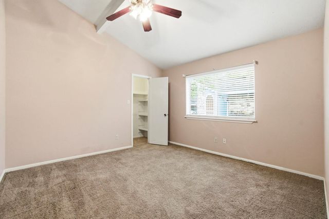 74 Oak Grove Lane, Conroe, TX 77304