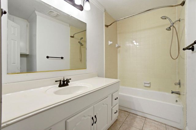 74 Oak Grove Lane, Conroe, TX 77304