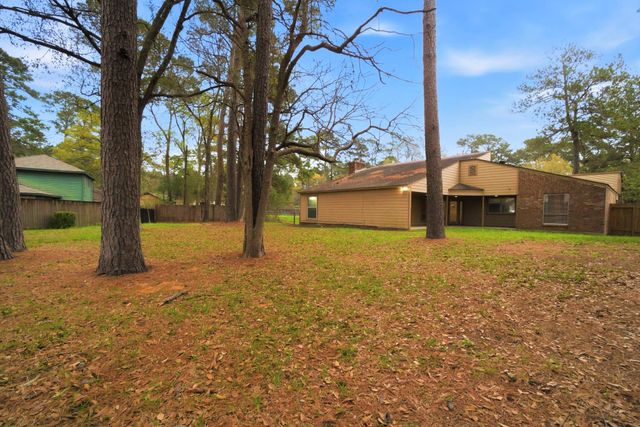 74 Oak Grove Lane, Conroe, TX 77304