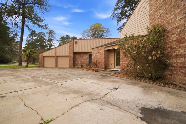 74 Oak Grove Lane, Conroe, TX 77304