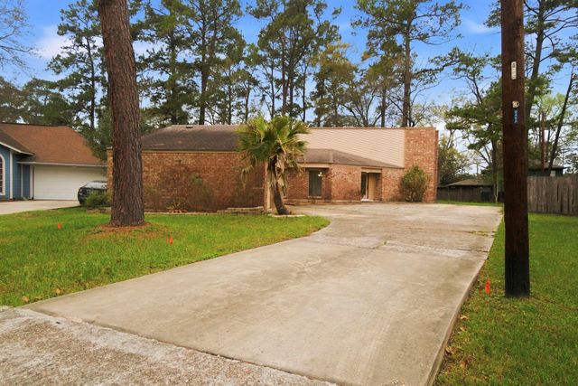 74 Oak Grove Lane, Conroe, TX 77304