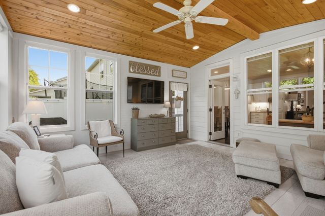 1560 Hampshire Pl, Thompsons Station, TN 37179