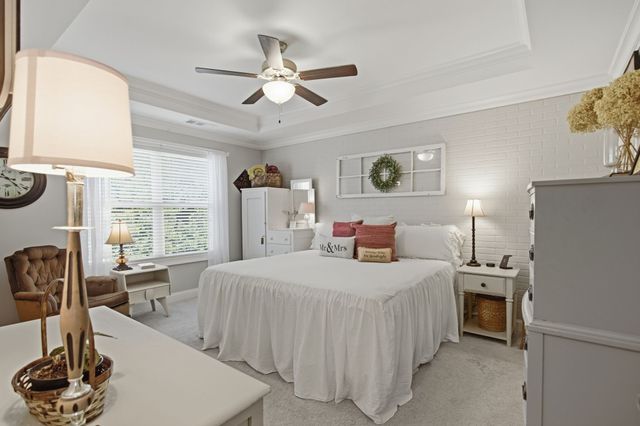 1560 Hampshire Pl, Thompsons Station, TN 37179