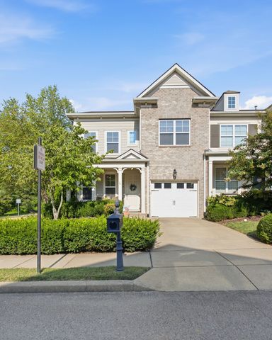 1560 Hampshire Pl, Thompsons Station, TN 37179