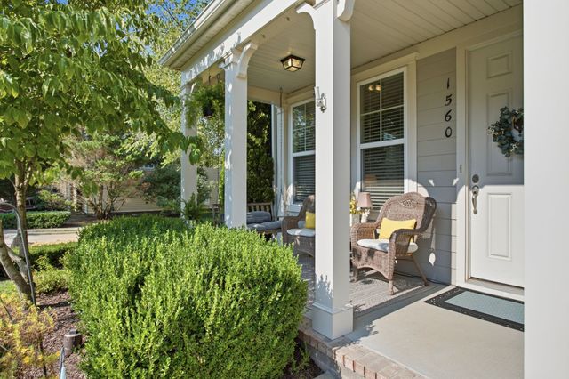 1560 Hampshire Pl, Thompsons Station, TN 37179