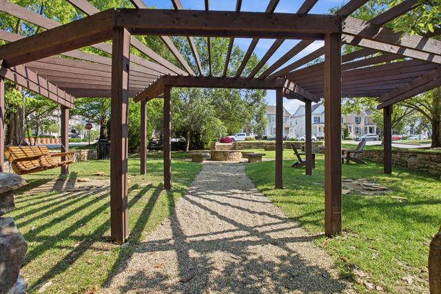 1560 Hampshire Pl, Thompsons Station, TN 37179