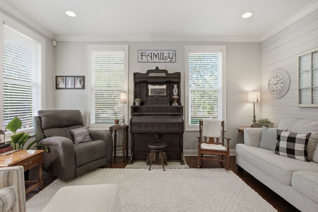 1560 Hampshire Pl, Thompsons Station, TN 37179