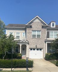 1560 Hampshire Pl, Thompsons Station, TN 37179