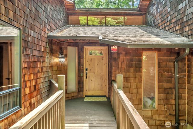 6671 E Mercer Way, Mercer Island, WA 98040