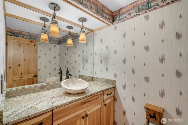6671 E Mercer Way, Mercer Island, WA 98040