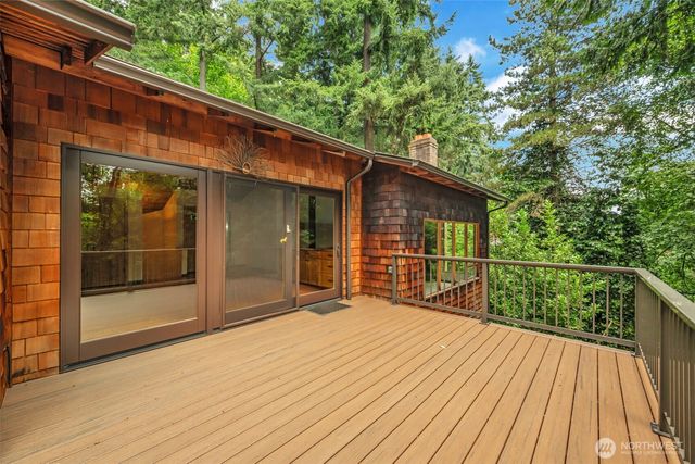 6671 E Mercer Way, Mercer Island, WA 98040