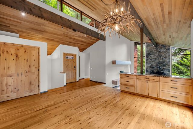 6671 E Mercer Way, Mercer Island, WA 98040