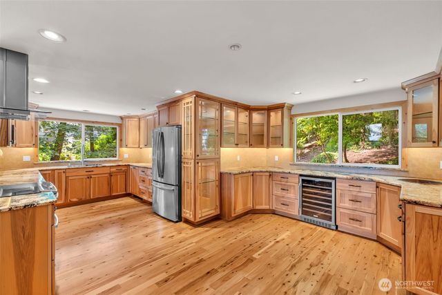 6671 E Mercer Way, Mercer Island, WA 98040