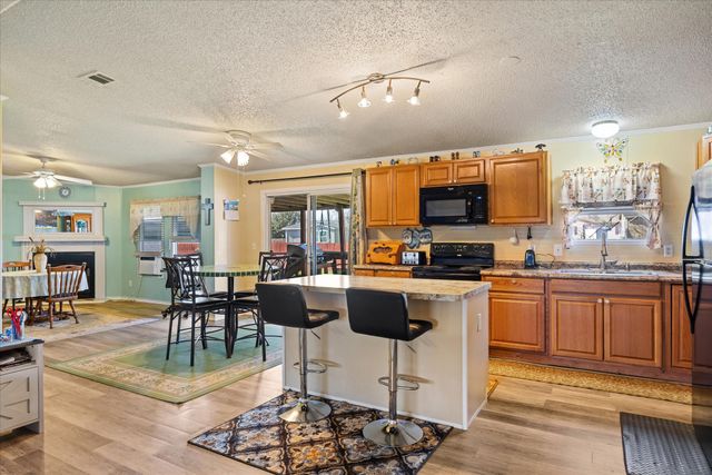 900 Flamingo Road, Granbury, TX 76049