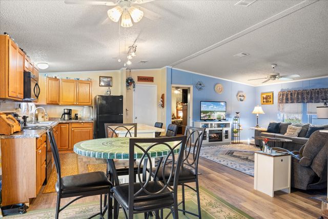 900 Flamingo Road, Granbury, TX 76049