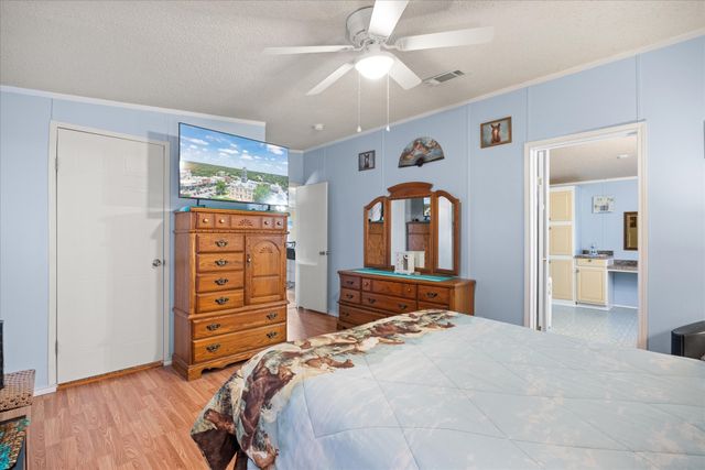 900 Flamingo Road, Granbury, TX 76049