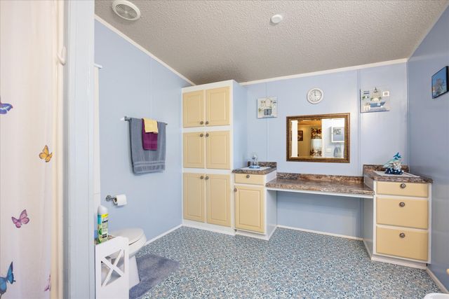 900 Flamingo Road, Granbury, TX 76049