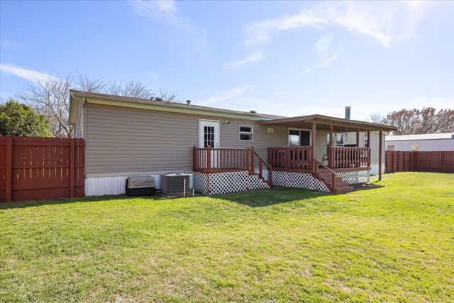 900 Flamingo Road, Granbury, TX 76049