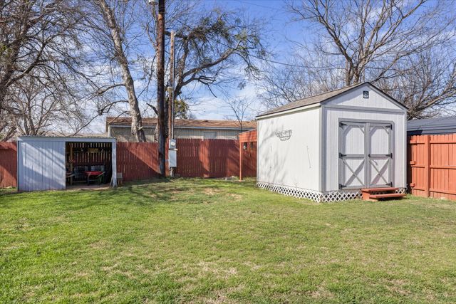 900 Flamingo Road, Granbury, TX 76049