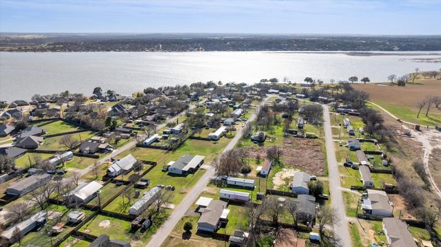 900 Flamingo Road, Granbury, TX 76049