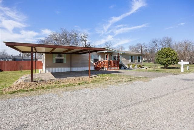 900 Flamingo Road, Granbury, TX 76049
