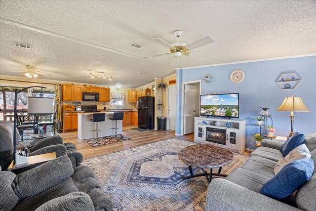 900 Flamingo Road, Granbury, TX 76049