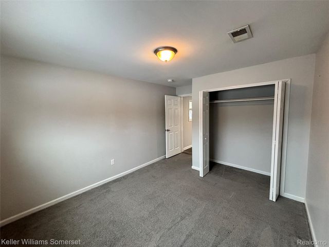 7224 Jackson Avenue, Warren, MI 48091