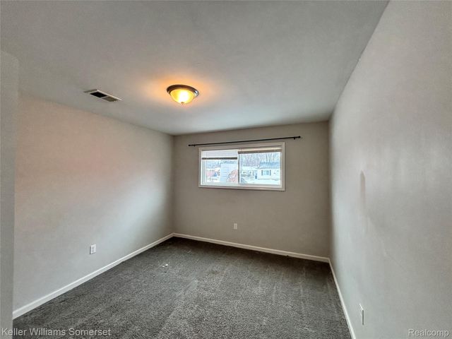 7224 Jackson Avenue, Warren, MI 48091