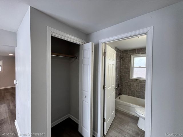 7224 Jackson Avenue, Warren, MI 48091