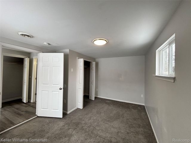 7224 Jackson Avenue, Warren, MI 48091