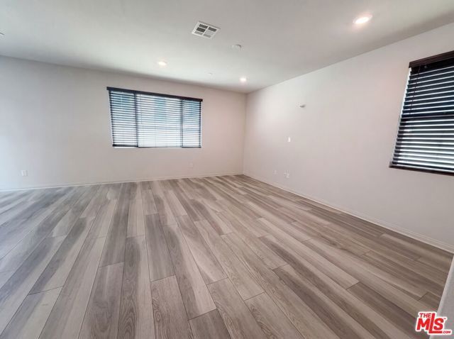383 Eureka Drive, Santa Paula, CA 93060