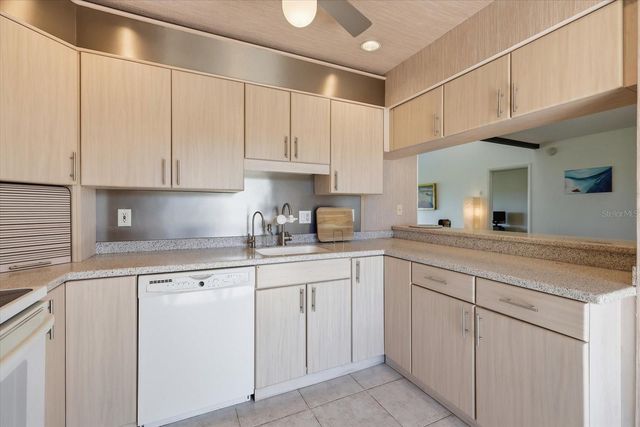 1082 BIRD BAY WAY 304, Venice, FL 34285